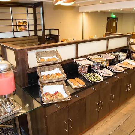 Crowne Plaza London - Gatwick Airport By Ihg-2