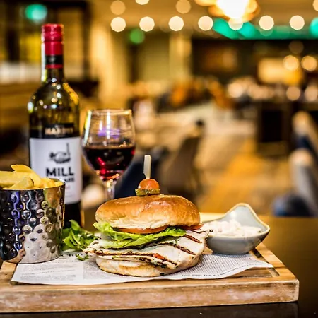 Crowne Plaza London - Gatwick Airport By Ihg-3