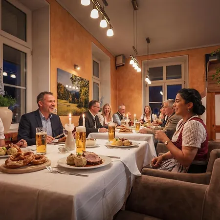 Hotel Garni Ammergauer Hof-3