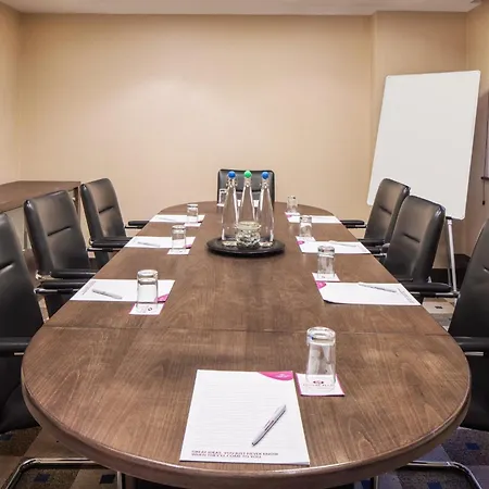 Crowne Plaza London - Gatwick Airport By Ihg-2