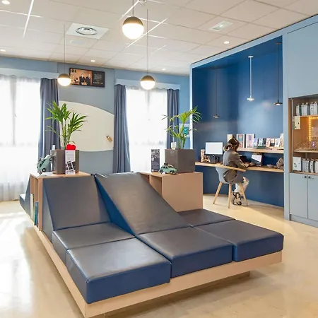Ibis Styles Toulon Centre Port-2