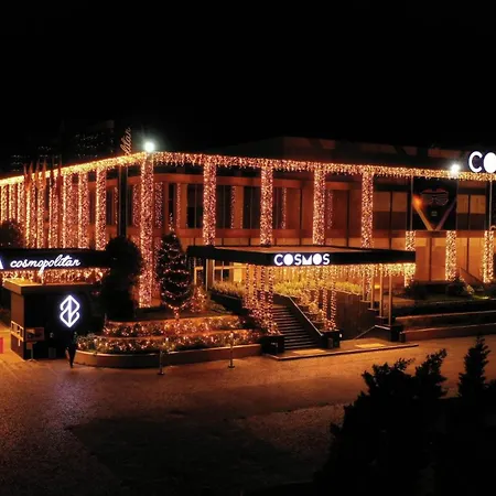 Nirvana Cosmopolitan Hotel-3