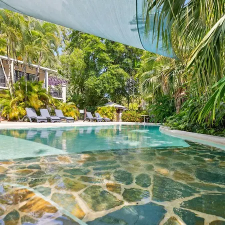 Trinity Beach Club Holiday Apartments-3