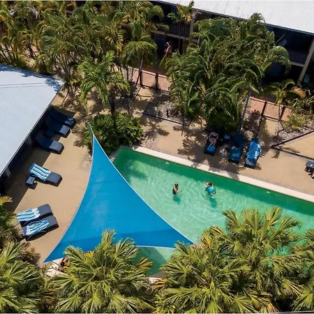 Trinity Beach Club Holiday Apartments-3