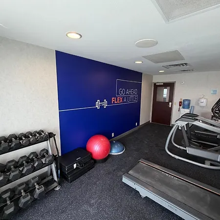 Holiday Inn Express & Suites Syracuse North - Airport Area By Ihg-2