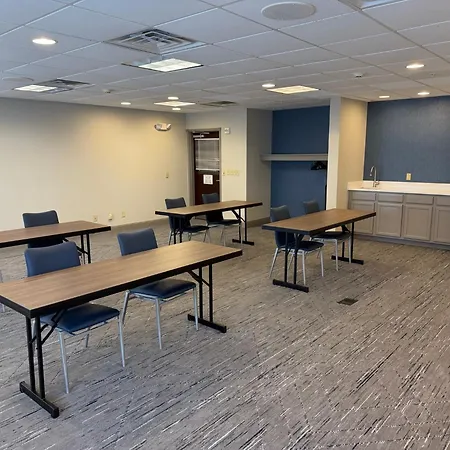 Holiday Inn Express & Suites Syracuse North - Airport Area By Ihg-2