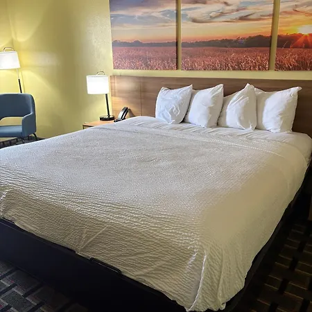 Days Inn By Wyndham Park City Kansas-2