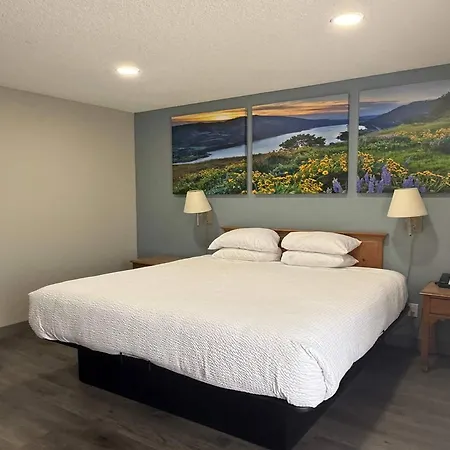 Days Inn By Wyndham Medford-2