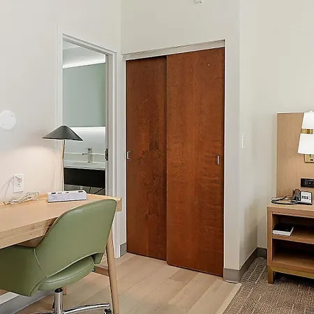 Best Western Plus Hannaford Inn & Suites-2