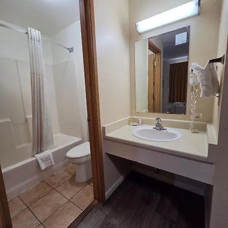 Travelodge By Wyndham Wenatchee-2