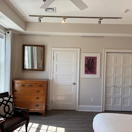 Belfry Inn And Bistro-2