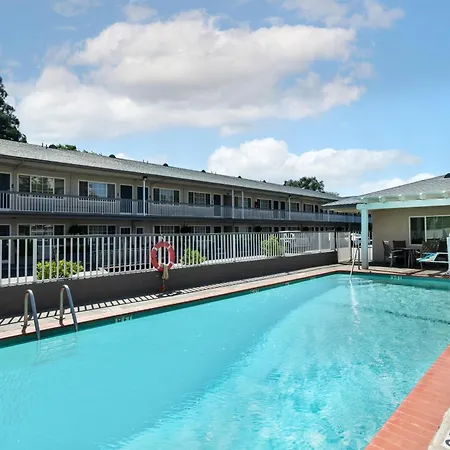 Best Western Town House Lodge-3
