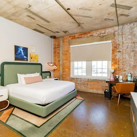 Canvas Hotel Dallas-2