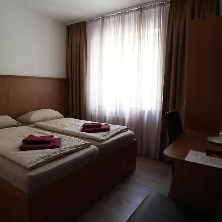 Berl Inn-2