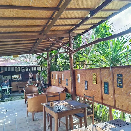 Made Oka Homestay And Warung-3