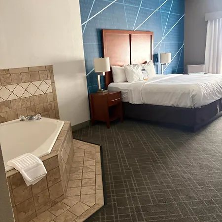 Comfort Suites Richmond-3