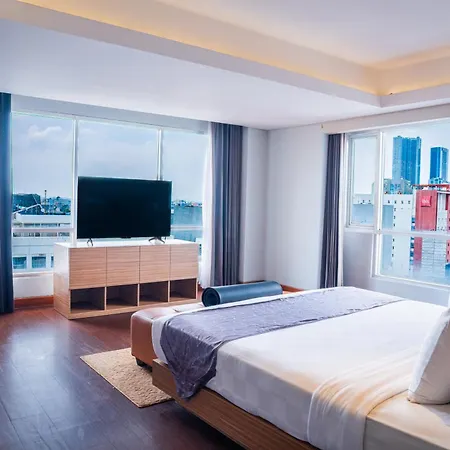 CROWN PRINCE Hotel Surabaya Managed by Midtown Indonesia-3