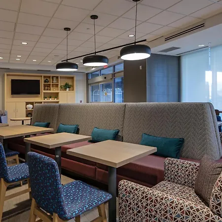 Home2 Suites By Hilton West Edmonton-2