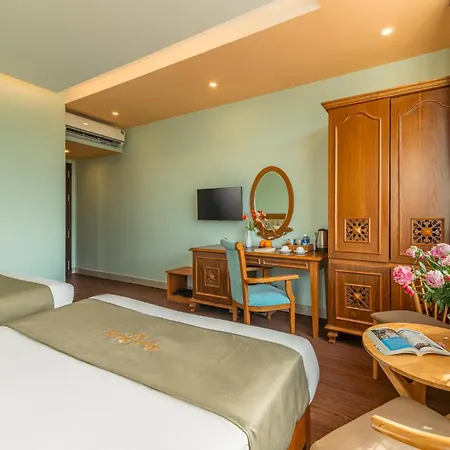 Royal Family Hotel-3