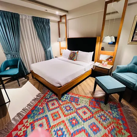 Lahore Continental Hotel-2