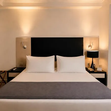 Hotel Sommelier Agustinas-2