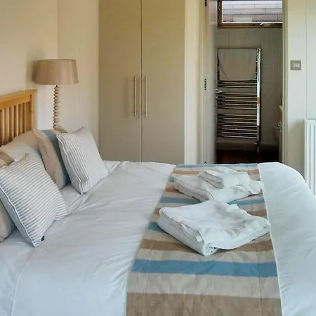 Upton Lakes Lodges-3