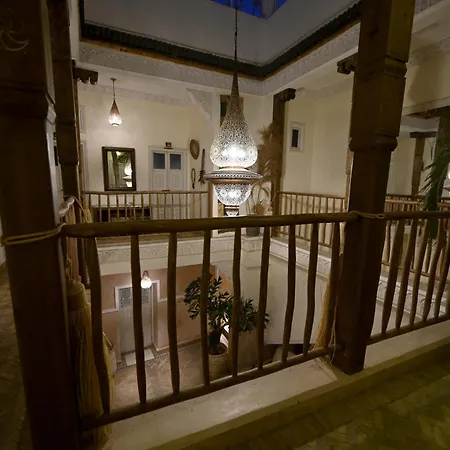 Riad Miss Caracal Jacuzzi & Rooftop-3