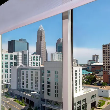 Hilton Garden Inn Charlotte Uptown-3