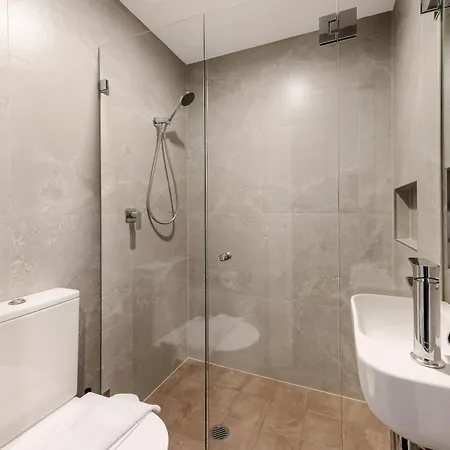 Hotel Emerald-3