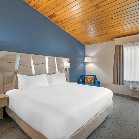 Best Western Plus, The Inn At Hampton-3