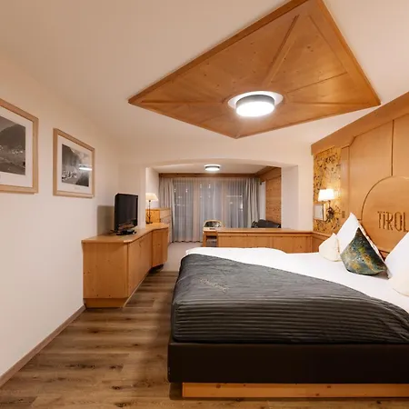 Hotel Tirol-2