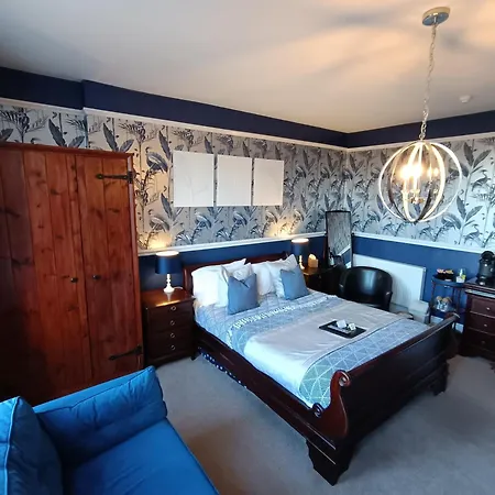 Earlston House-3