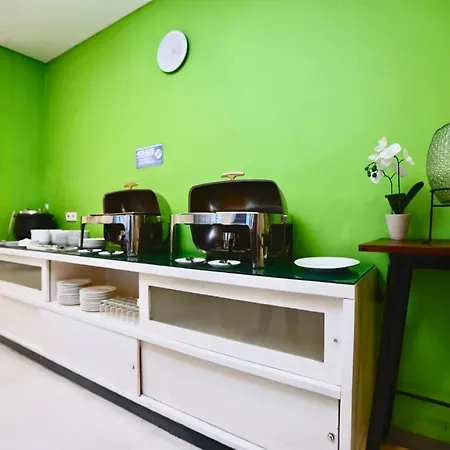 Treepark Hotel Jakarta Airport-3
