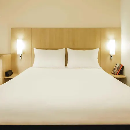 Ibis Versailles Chateau-2