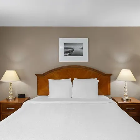 Ramada Bayside Inn & Suites Eureka-3