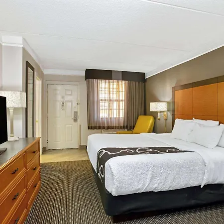 Travelodge By Wyndham Golden-Denver-2