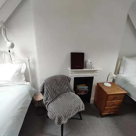 Anton Guest House Bed And Breakfast-3