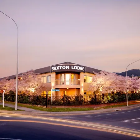 Saxton Lodge-3