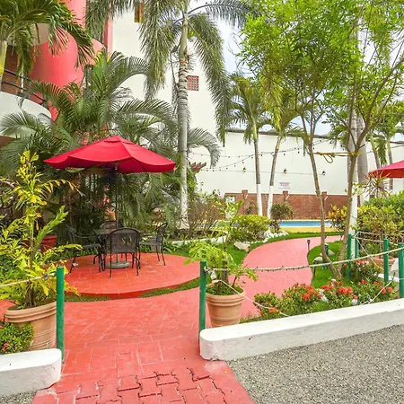 Hotel y Suites Los Encantos-3