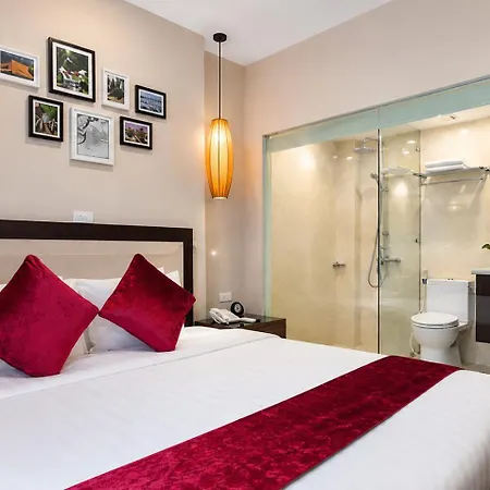 Golden Moon Suite Hotel & Travel-3