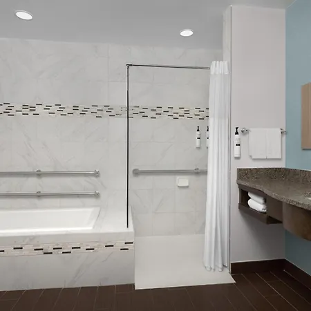 Hilton Garden Inn Greensboro Airport-3