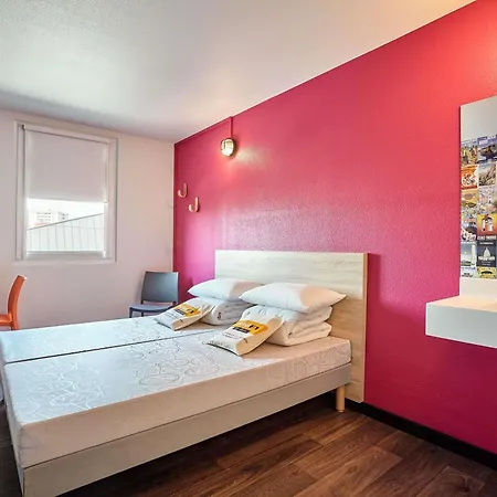 Hotelf1 Antibes Sophia Antipolis-3