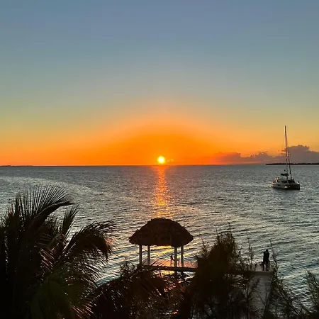 King Lewey'S Island Resort-2