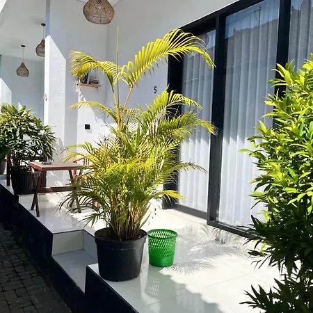 Js Guest House, 2 Minutes Walk To Seminyak Beach-2