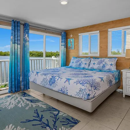 Latitude 26 Waterfront Boutique Resort - Bonita Springs-3