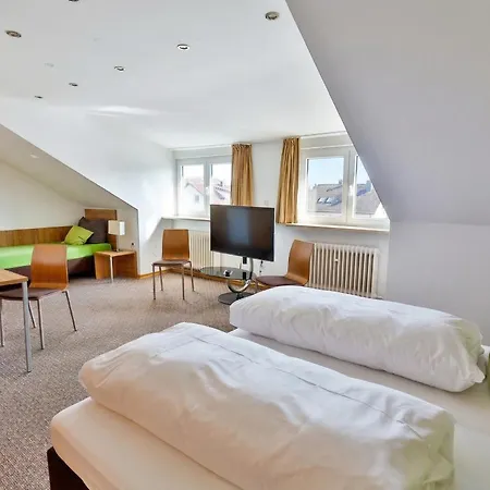 Hotel Hecht Garni-2