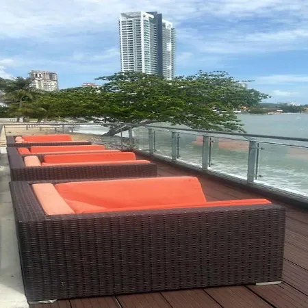 Hompton Hotel By The Beach-3