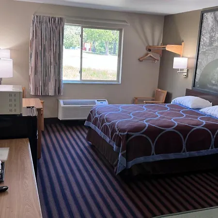 Northwoods Inn And Suites-2