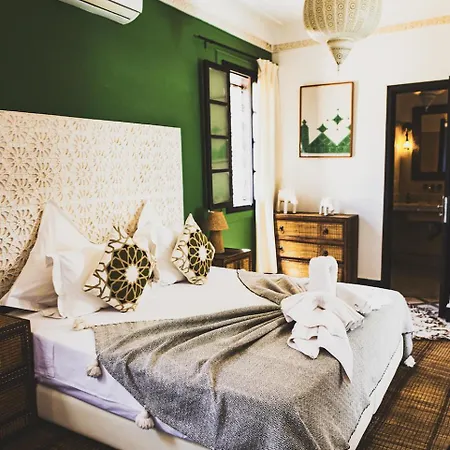 Riad New Moon-2