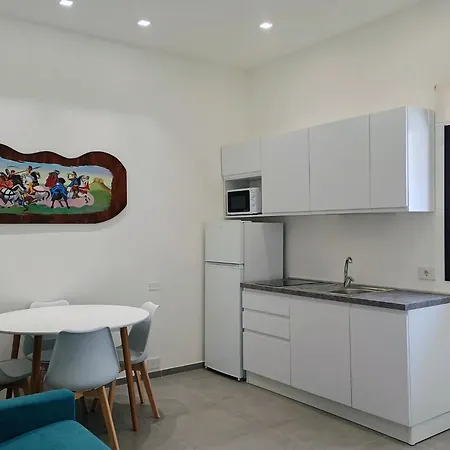 White Asses Rooms And Apartment-2